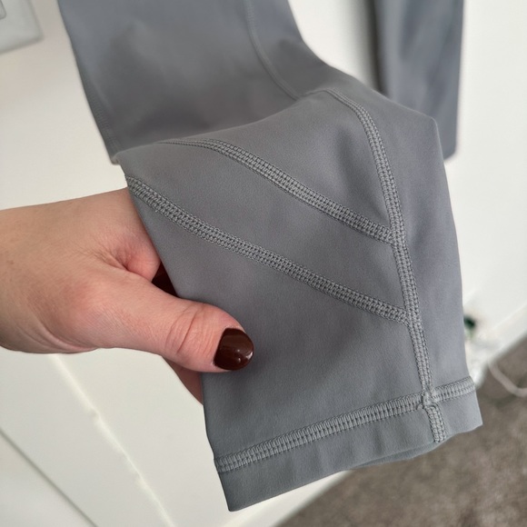 ALPHALETE Pulse Surge Legging in Silver Sky - Picture 7 of 9